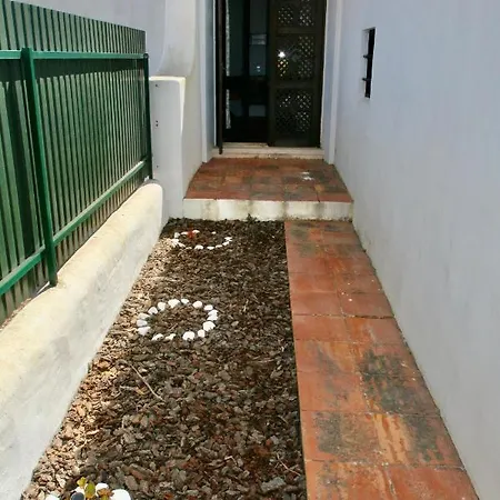 Jacaranda - 550m From The - Free Wifi - By Bedzy Villa