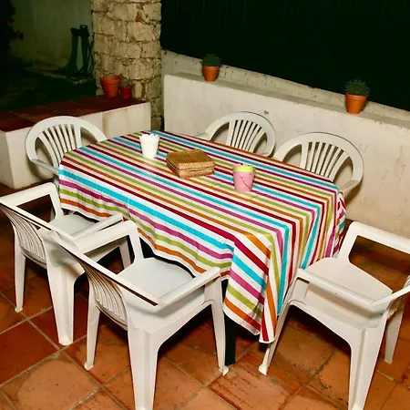 Jacaranda - 550m From The - Free Wifi - By Bedzy Villa