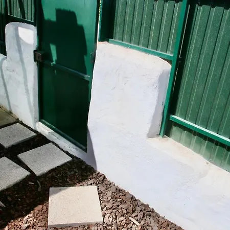 Jacaranda - 550m From The - Free Wifi - By Bedzy Villa