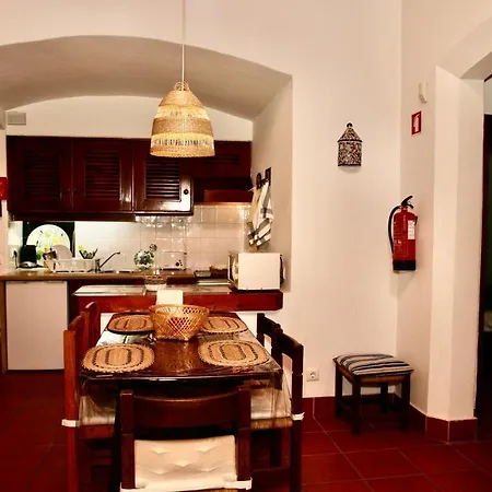 Jacaranda - 550m From The - Free Wifi - By Bedzy Villa