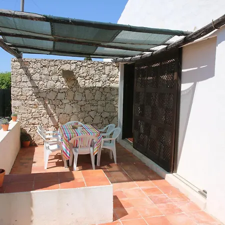 Jacaranda - 550m From The - Free Wifi - By Bedzy Villa