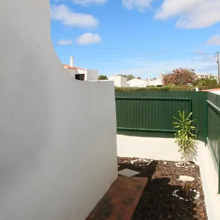 Jacaranda - 550m From The - Free Wifi - By Bedzy