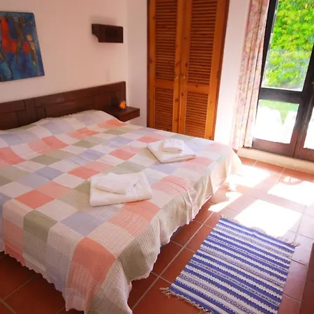 Jacaranda - 550m From The - Free Wifi - By Bedzy Villa