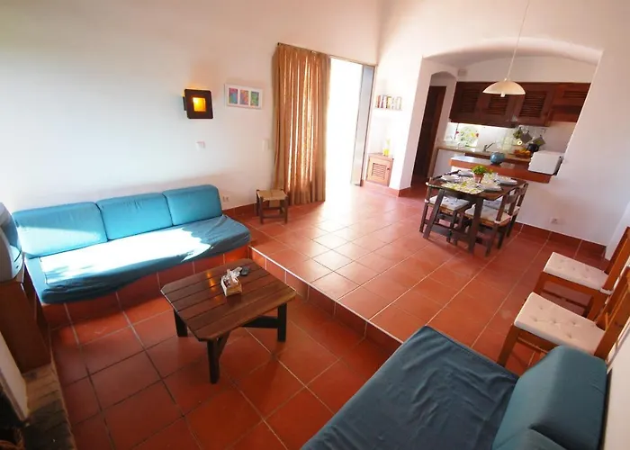 Jacaranda - 550m From The - Free Wifi - By Bedzy *