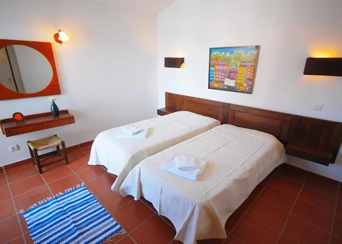 Jacaranda - 550m From The - Free Wifi - By Bedzy *