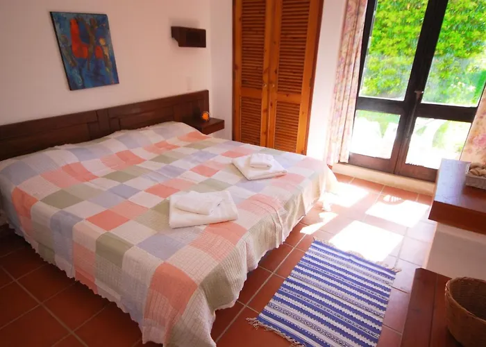 Jacaranda - 550m From The - Free Wifi - By Bedzy Villa