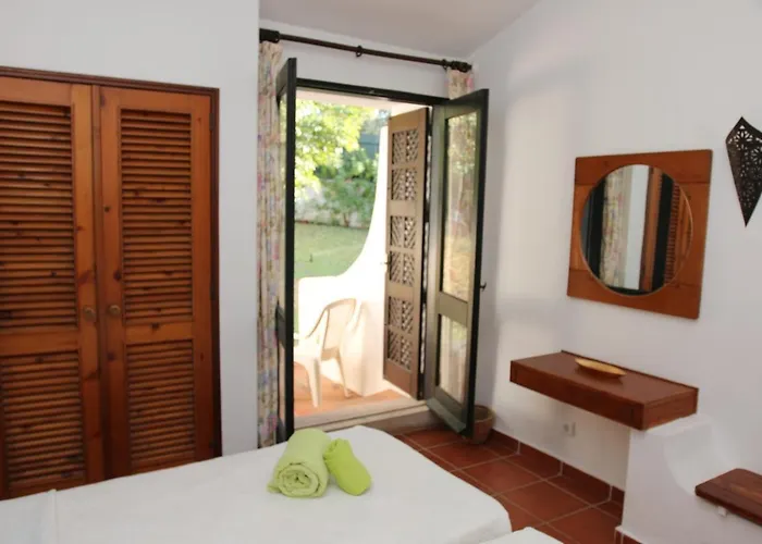 Jacaranda - 550m From The - Free Wifi - By Bedzy Villa *