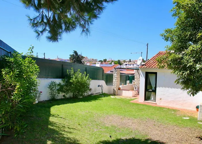 Jacaranda - 550m From The - Free Wifi - By Bedzy Villa *