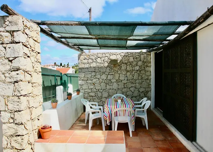 Jacaranda - 550m From The - Free Wifi - By Bedzy