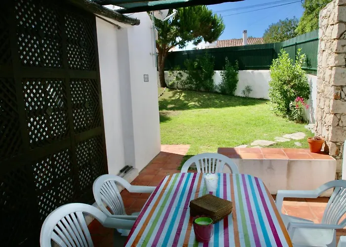 Jacaranda - 550m From The - Free Wifi - By Bedzy *