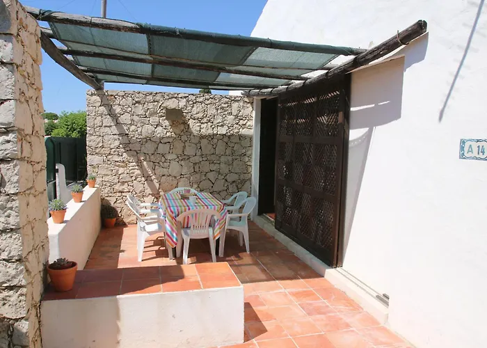 Jacaranda - 550m From The - Free Wifi - By Bedzy Villa