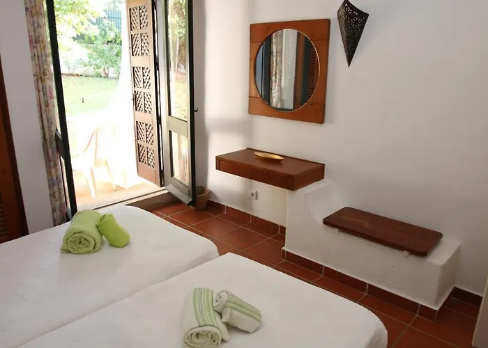 Jacaranda - 550m From The - Free Wifi - By Bedzy Villa *