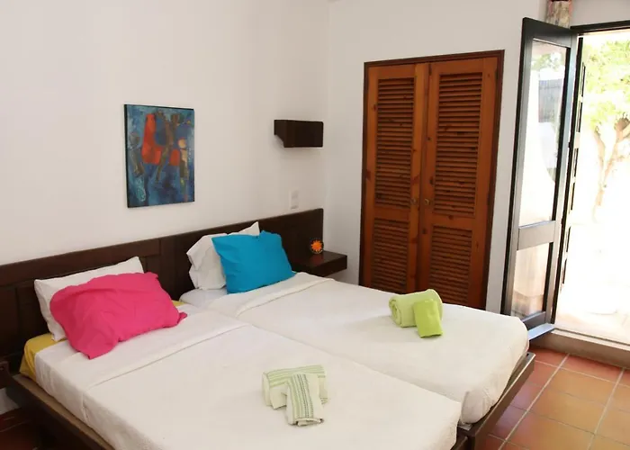 Jacaranda - 550m From The - Free Wifi - By Bedzy