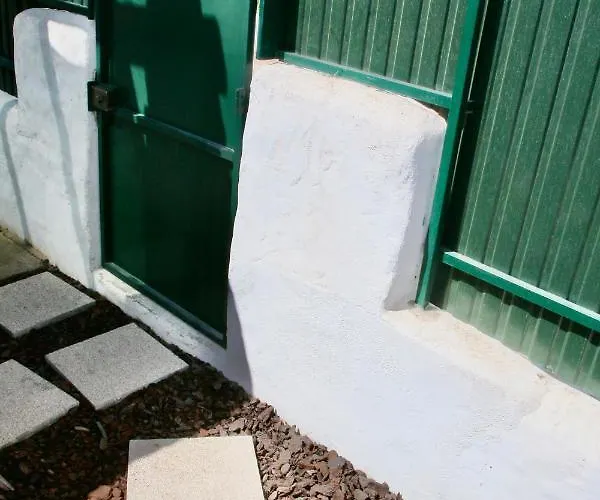 Jacaranda - 550m From The - Free Wifi - By Bedzy 别墅