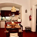 Jacaranda - 550m From The - Free Wifi - By Bedzy Villa