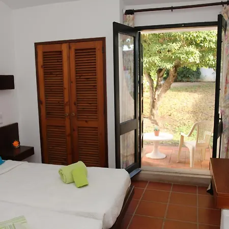 Willa Jacaranda - 550m From The - Free Wifi - By Bedzy Albufeira