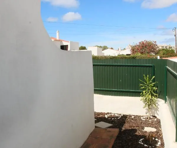 Jacaranda - 550m From The - Free Wifi - By Bedzy